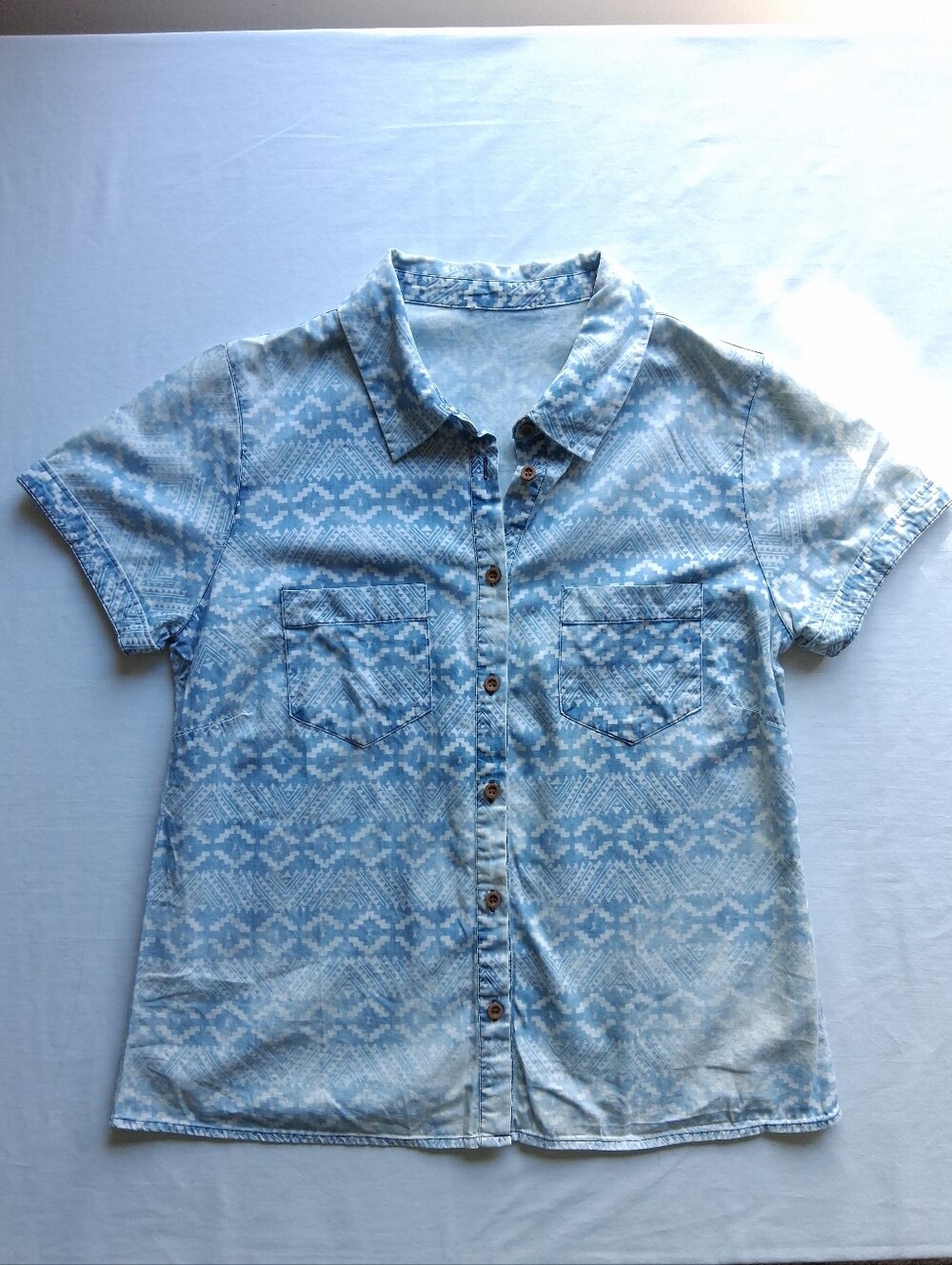 Chambray Shirt button down Western Southwestern Aztec Print women’s size large